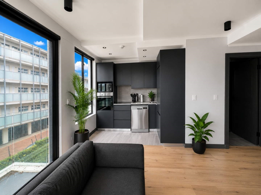 To Let 1 Bedroom Property for Rent in Green Point Western Cape